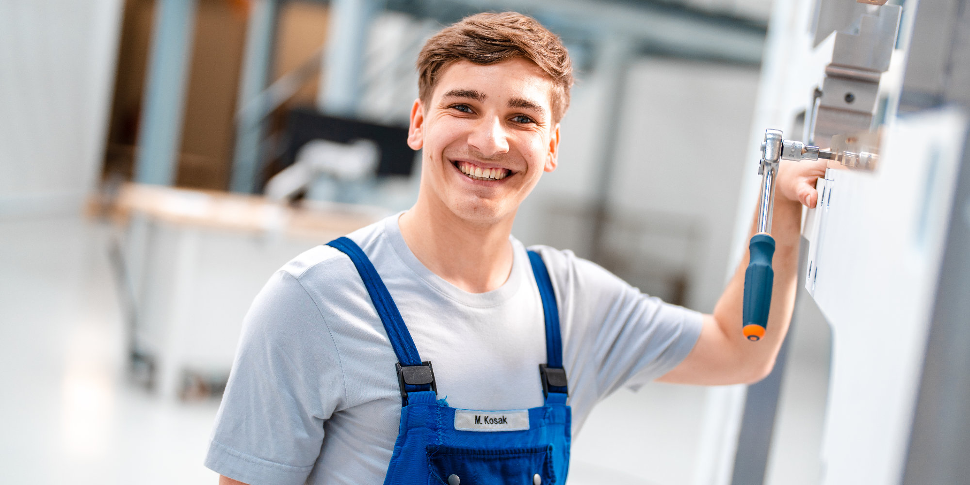 Mitarbeiter Elektroniker bei Nowofol